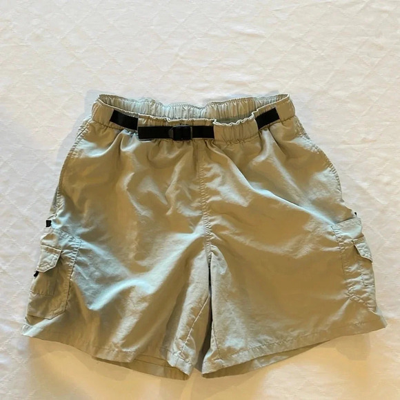 Columbia Pants - Vintage 90s Columbia women’s Nylon Cargo Shorts Tan. Built in belt EUC small
